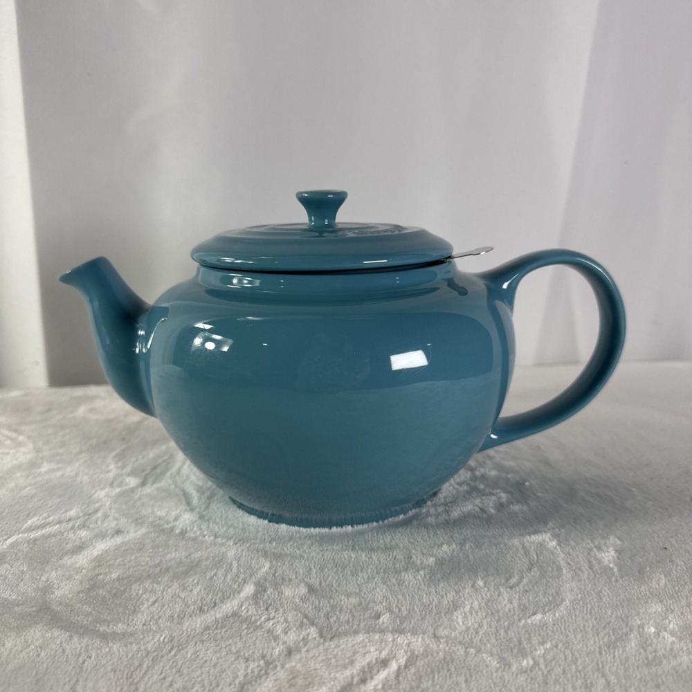 MINT Le Creuset Small Teal Blue Teapot with Infuser - Kitchen Made in France WOW